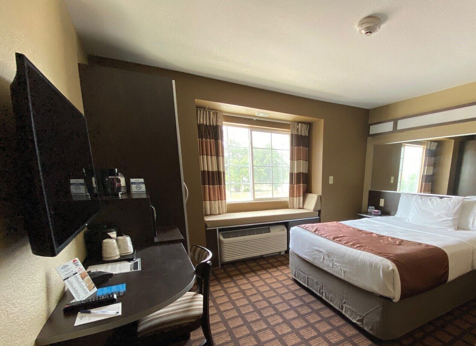 Microtel Inn & Suites Kenedy Dış mekan fotoğraf