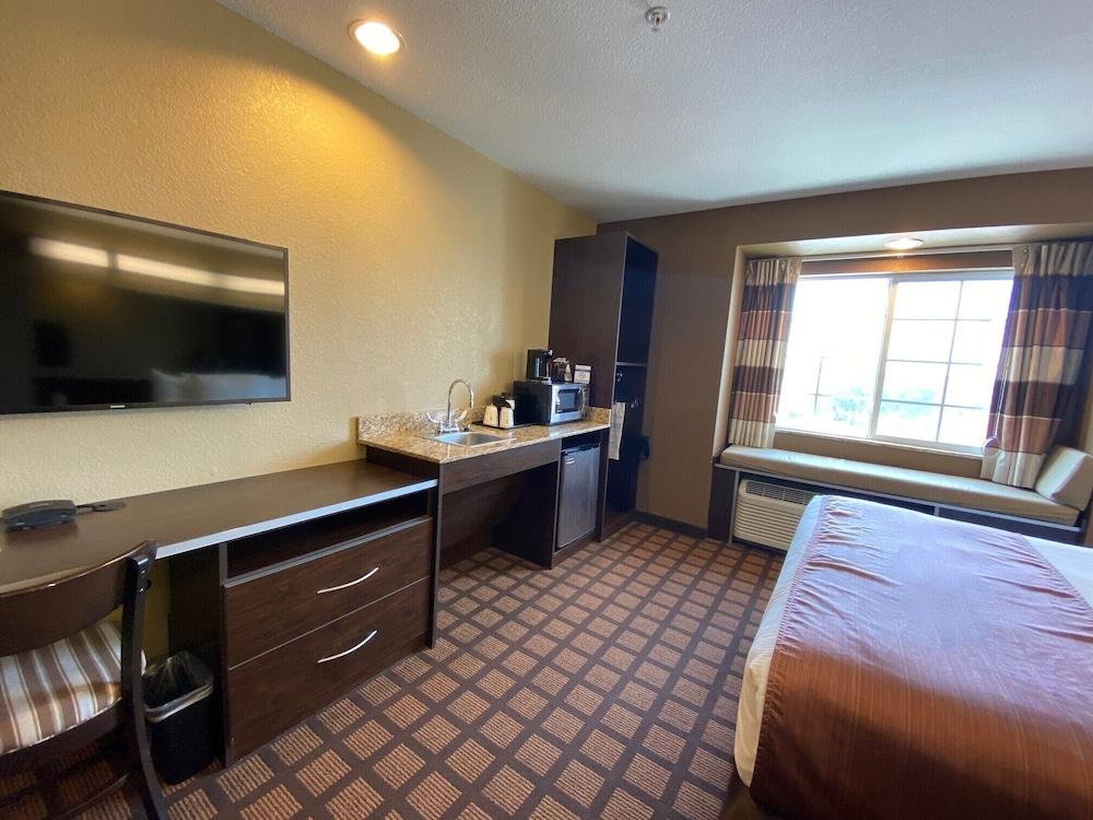 Microtel Inn & Suites Kenedy Dış mekan fotoğraf