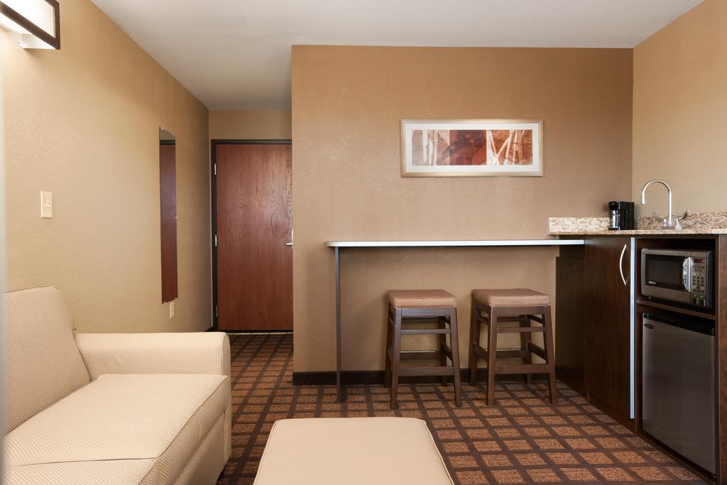 Microtel Inn & Suites Kenedy Dış mekan fotoğraf
