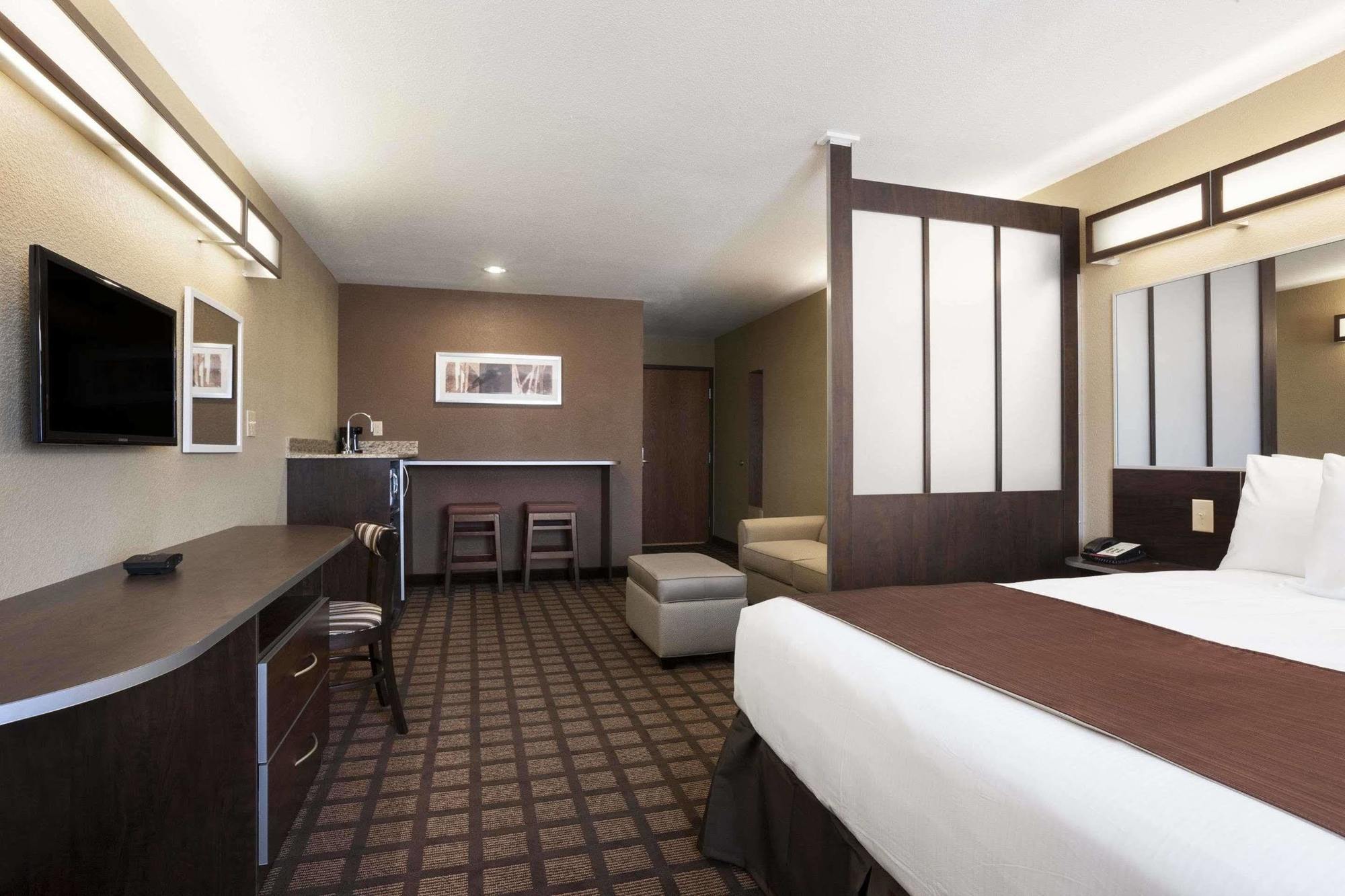 Microtel Inn & Suites Kenedy Dış mekan fotoğraf